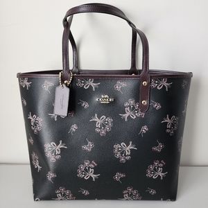 Coach Signature Reversible City Tote Hand Bag